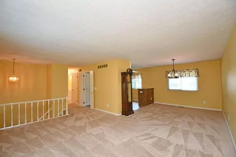 7902 Heatherglen Dr, Cincinnati, OH 45255 photo 7