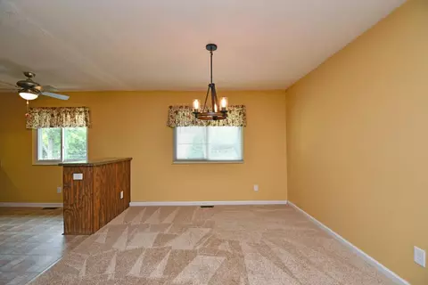 7902 Heatherglen Dr, Cincinnati, OH 45255 photo 8