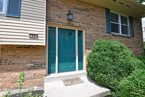 7902 Heatherglen Dr, Cincinnati, OH 45255 photo 2