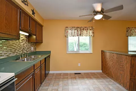 7902 Heatherglen Dr, Cincinnati, OH 45255 photo 14