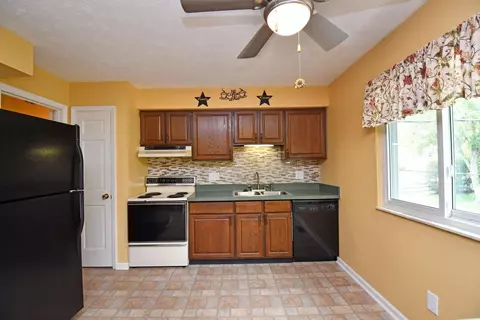 7902 Heatherglen Dr, Cincinnati, OH 45255 photo 11