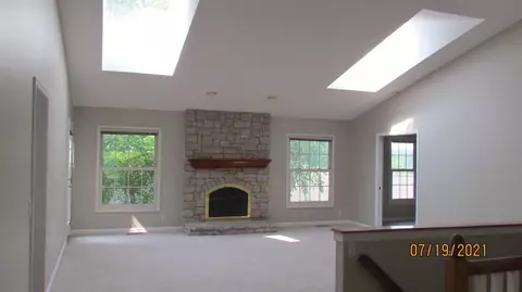 9906 Pheasantwalk Ct, Evendale, OH 45241 photo 3