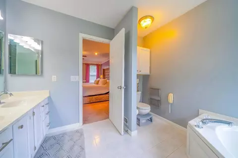895 Garnoa Dr, Cincinnati, OH 45231 photo 21