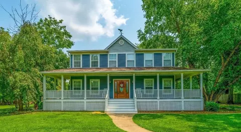 895 Garnoa Dr, Cincinnati, OH 45231 photo 1