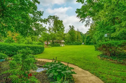 895 Garnoa Dr, Cincinnati, OH 45231 photo 33