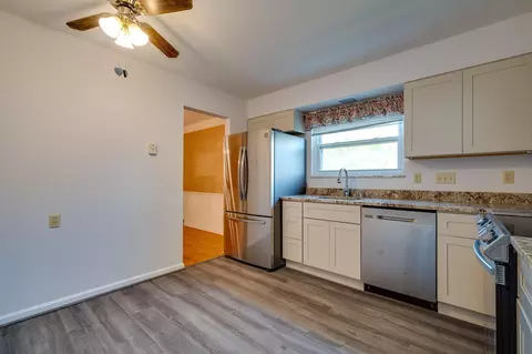 674 Evangeline Rd, Forest Park, OH 45240 photo 7