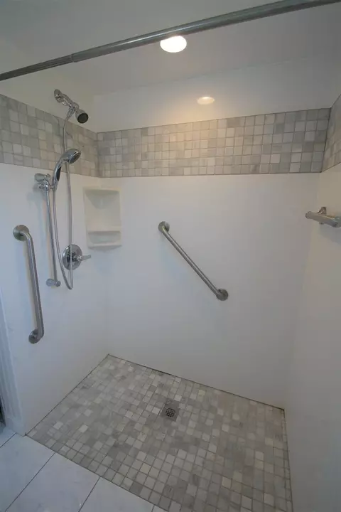 4058 Clearpoint Dr, Cincinnati, OH 45247 photo 17