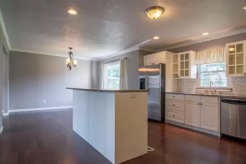1027 Hearthstone Dr, Cincinnati, OH 45231 photo 18