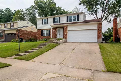 1027 Hearthstone Dr, Cincinnati, OH 45231 photo 1