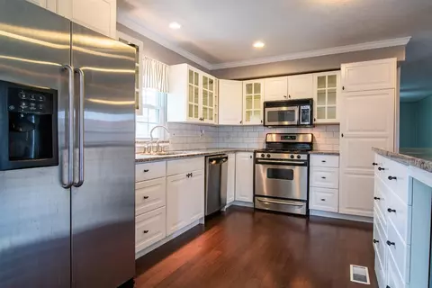 1027 Hearthstone Dr, Cincinnati, OH 45231 photo 13