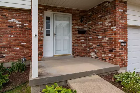 1027 Hearthstone Dr, Cincinnati, OH 45231 photo 6