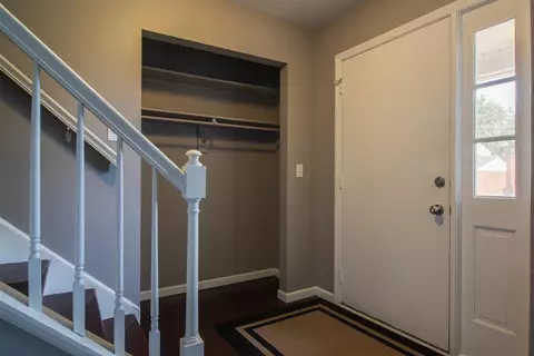 1027 Hearthstone Dr, Cincinnati, OH 45231 photo 7
