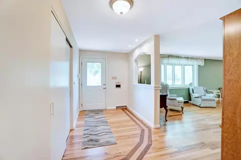 8730 Cavalier Dr, Cincinnati, OH 45231 photo 3