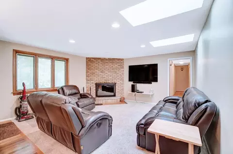 8730 Cavalier Dr, Cincinnati, OH 45231 photo 12