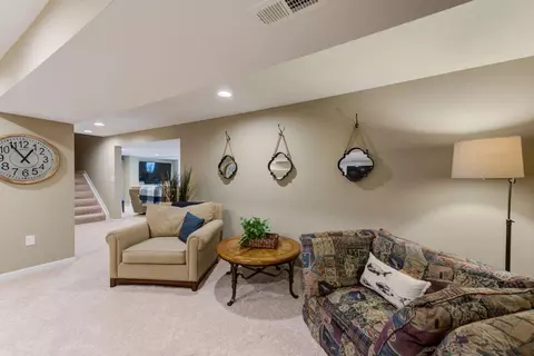 650 Hyacinth Rd, Cincinnati, OH 45245 photo 32