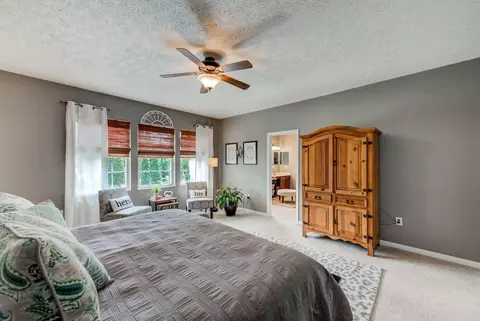 650 Hyacinth Rd, Cincinnati, OH 45245 photo 16