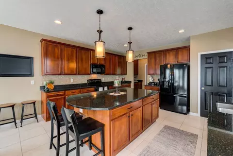 650 Hyacinth Rd, Cincinnati, OH 45245 photo 6