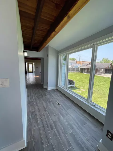 226 Spring St, Batavia, OH 45103 photo 2