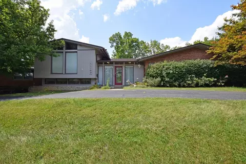 11169 Embassy Dr, Forest Park, OH 45240 photo 2