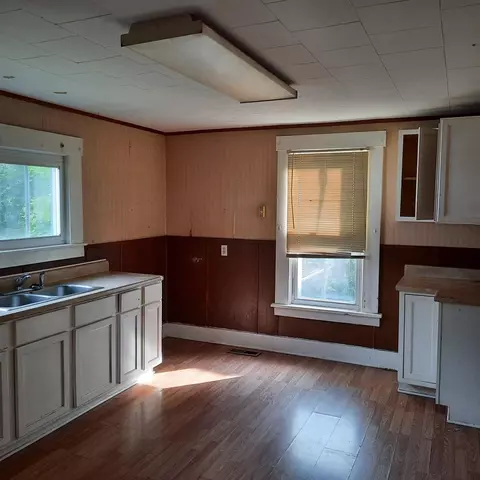 411 Dudley St, Blanchester, OH 45107 photo 3