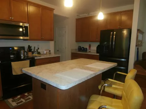 926 Misty Stream Dr, Cincinnati, OH 45231 photo 2