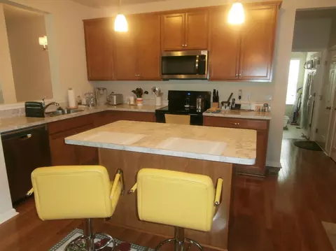 926 Misty Stream Dr, Cincinnati, OH 45231 photo 3