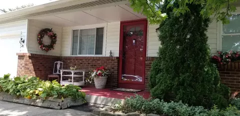 4258 Cider Mill Dr, Cincinnati, OH 45245 photo 3