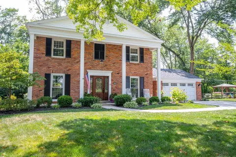 7562 Trailwind Dr, Montgomery, OH 45242 photo 2