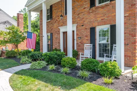 7562 Trailwind Dr, Montgomery, OH 45242 photo 3