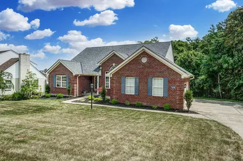4530 Hampton Pointe Dr, Cincinnati, OH 45248 photo 5