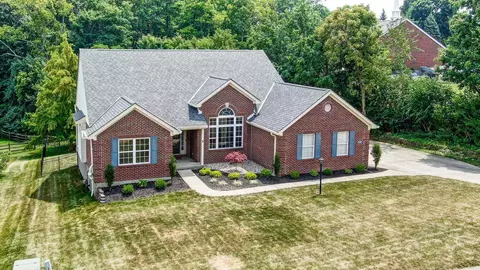 4530 Hampton Pointe Dr, Cincinnati, OH 45248 photo 4