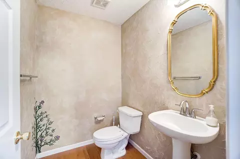 4530 Hampton Pointe Dr, Cincinnati, OH 45248 photo 22