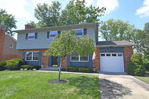 9343 Ranchill Dr, Cincinnati, OH 45231 photo 2