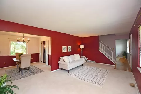 9343 Ranchill Dr, Cincinnati, OH 45231 photo 6