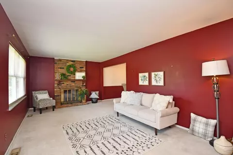 9343 Ranchill Dr, Cincinnati, OH 45231 photo 4