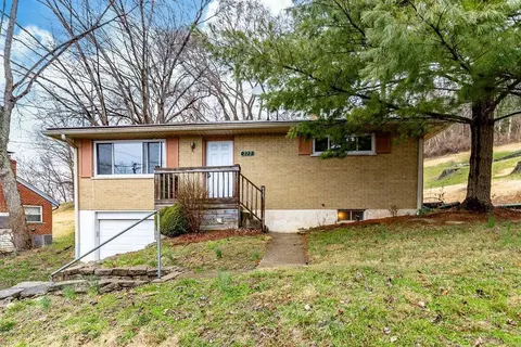 222 Howell St, Cleves, OH 45002 photo 1