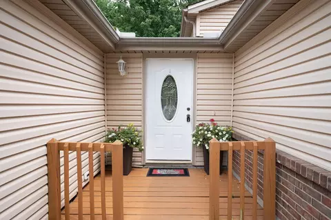 4298 Cider Mill Dr, Cincinnati, OH 45245 photo 2