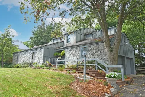 7273 Deaconsbench Ct, Cincinnati, OH 45244 photo 2