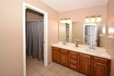 2856 E Cove Ct, Maineville, OH 45039 photo 21