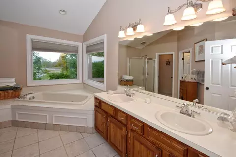 2856 E Cove Ct, Maineville, OH 45039 photo 17
