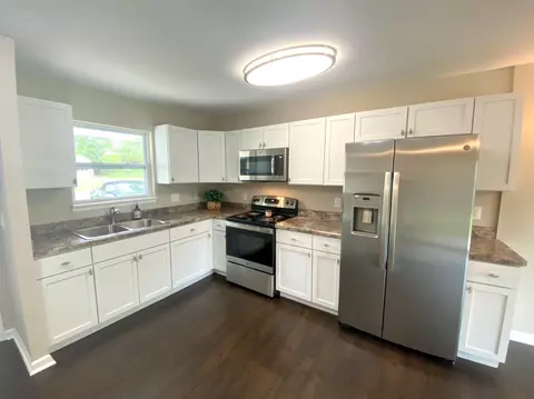 960 Glasglow Dr, Forest Park, OH 45240 photo 2