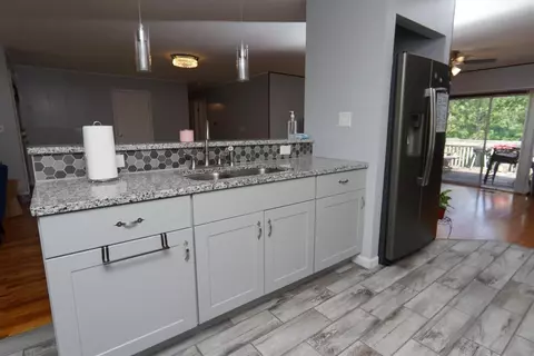 9344 Montoro Dr, Cincinnati, OH 45231 photo 12