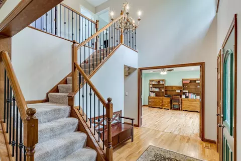 8458 Greenleaf Dr, Cincinnati, OH 45255 photo 5