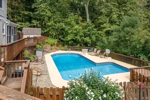8458 Greenleaf Dr, Cincinnati, OH 45255 photo 37