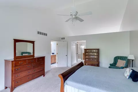 8458 Greenleaf Dr, Cincinnati, OH 45255 photo 23