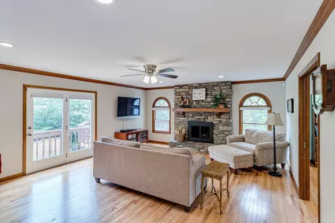 8458 Greenleaf Dr, Cincinnati, OH 45255 photo 10