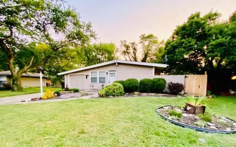 10885 Carnegie Dr, Forest Park, OH 45240 photo 1