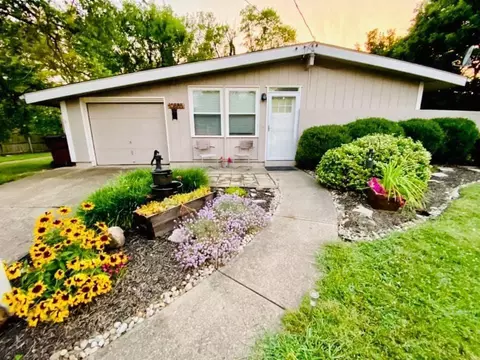 10885 Carnegie Dr, Forest Park, OH 45240 photo 2