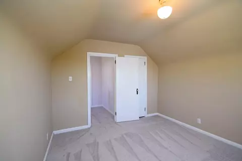 2460 Galbraith Rd, Cincinnati, OH 45237 photo 4
