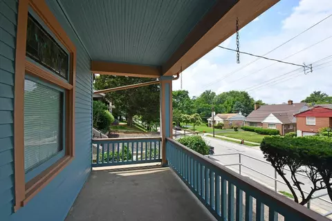 3460 Fernside Pl, Cincinnati, OH 45207 photo 4